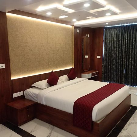 Lakshmi Mahal - V Inn Thiruvarur Экстерьер фото