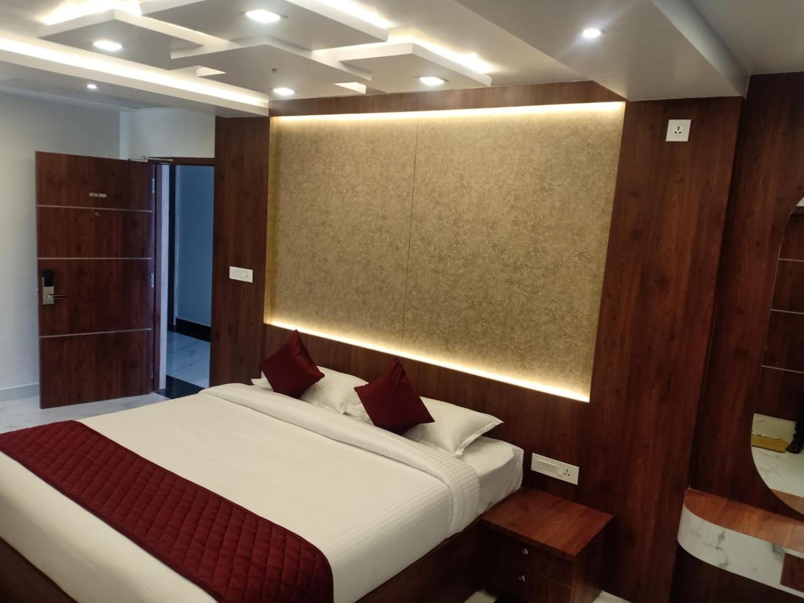 Lakshmi Mahal - V Inn Thiruvarur Экстерьер фото